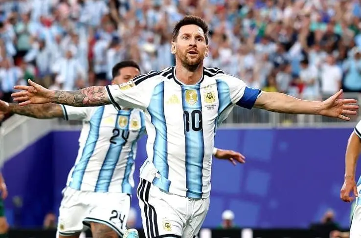 Messi goleia Argélia